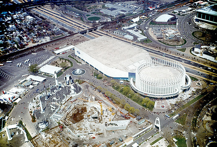 Aerial view of Hall of Sceicne during construction