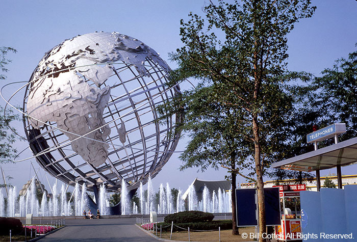 Unisphere and fountains Unisphere and fountains